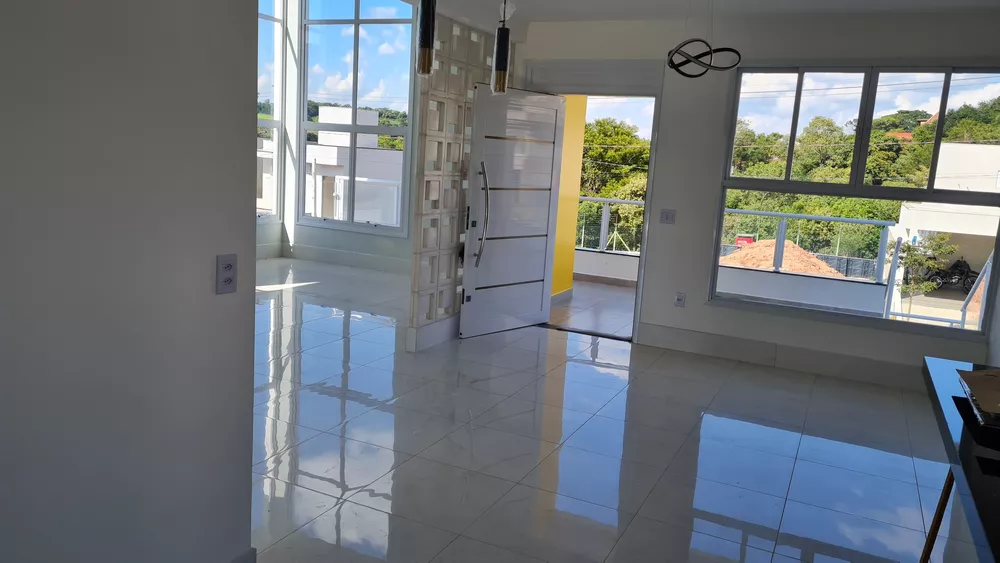 Casa à venda com 3 quartos, 348m² - Foto 2