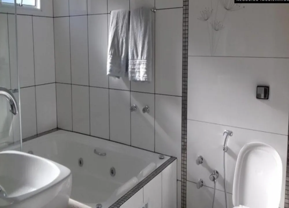 Casa, 3 quartos, 290 m² - Foto 3