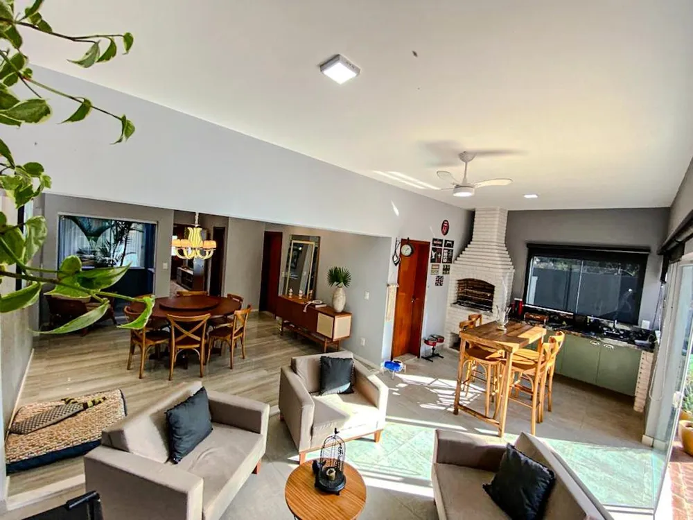 Casa, 3 quartos, 200 m² - Foto 1