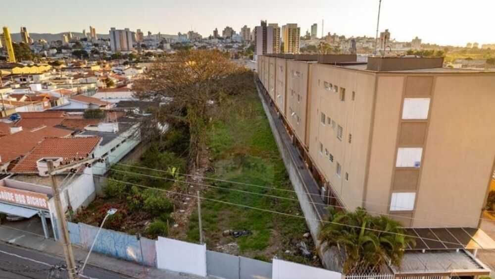 Terreno à venda, 1830m² - Foto 1