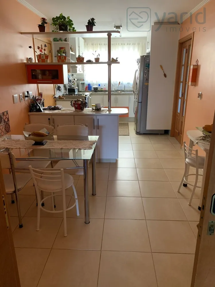Apartamento, 3 quartos, 187 m² - Foto 2