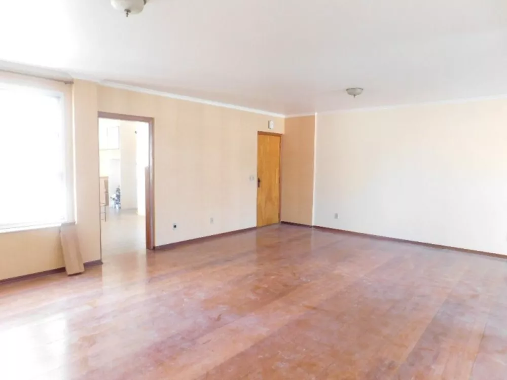 Apartamento à venda com 3 quartos, 160m² - Foto 2