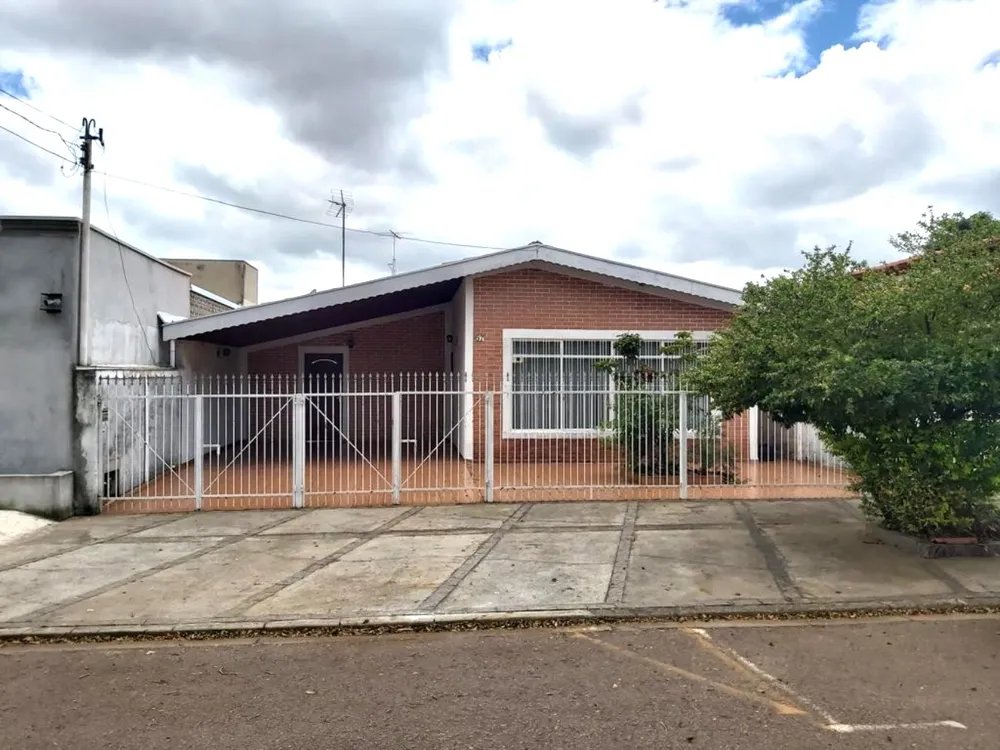 Casa, 3 quartos, 202 m² - Foto 1