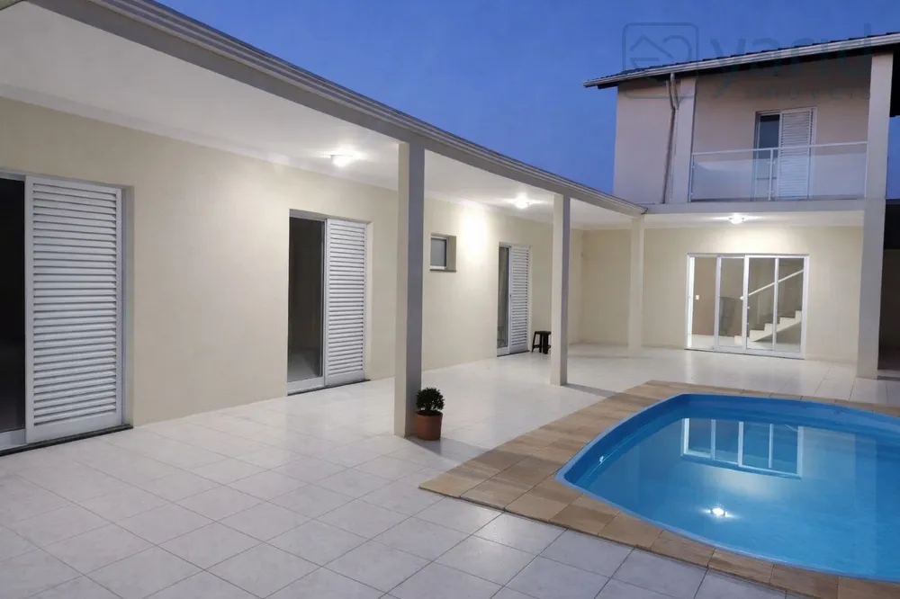 Casa, 4 quartos, 288 m² - Foto 2