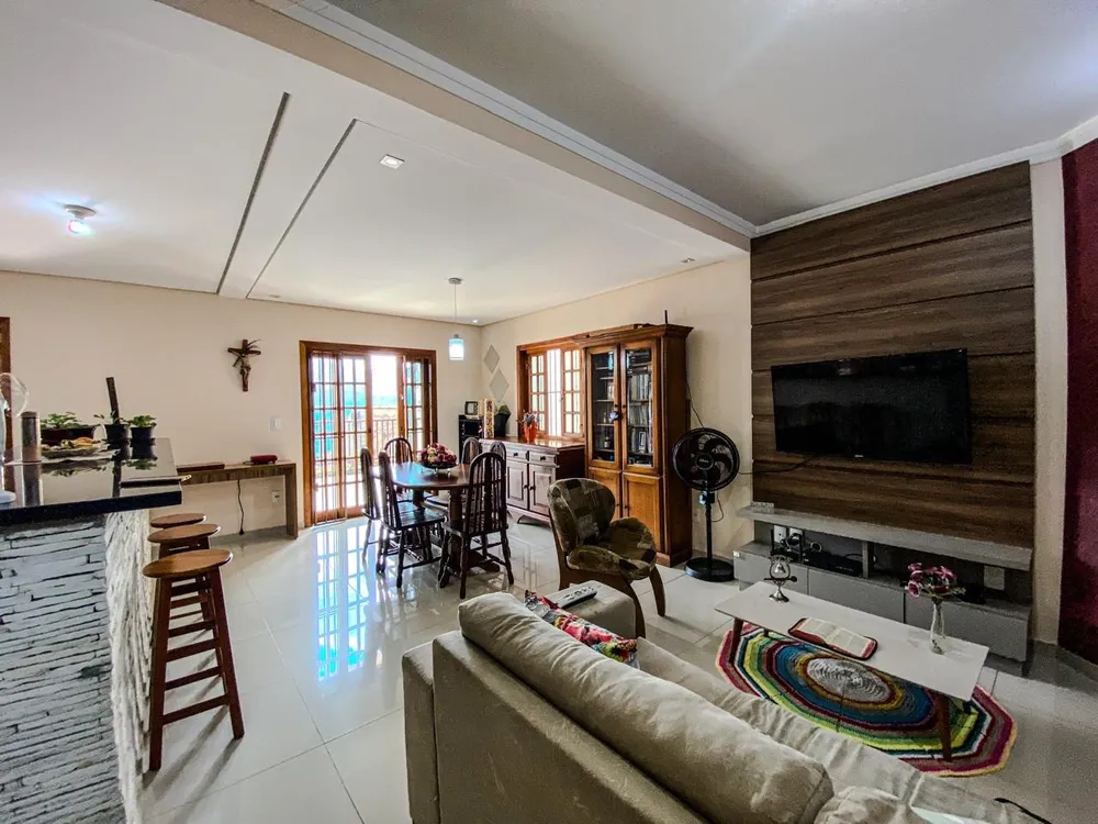 Casa, 3 quartos, 165 m² - Foto 1
