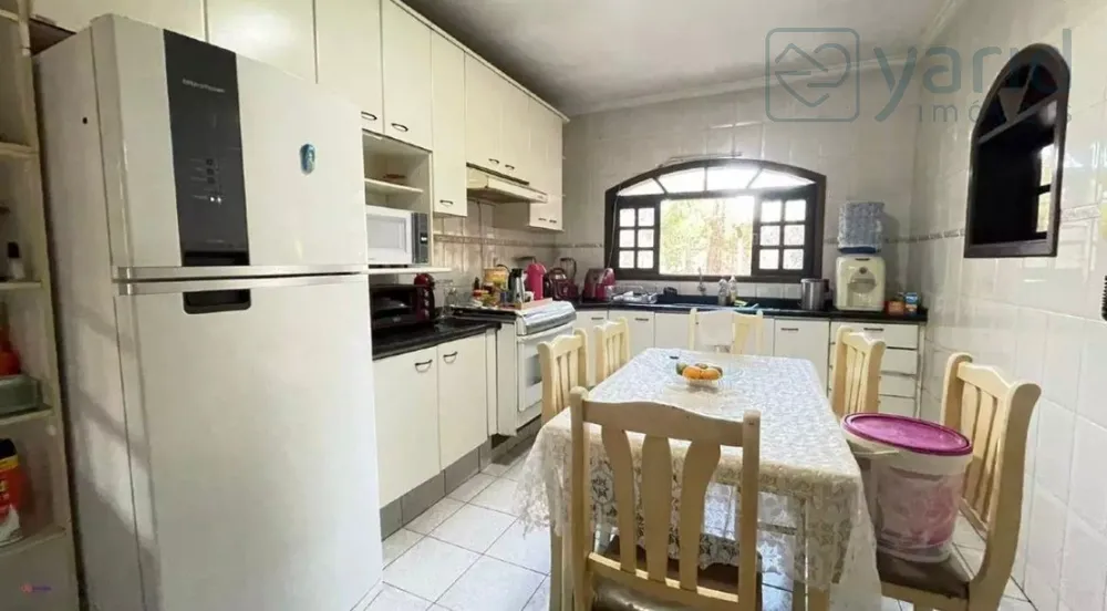 Casa, 3 quartos, 224 m² - Foto 3