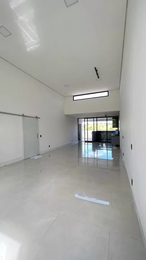 Casa à venda com 3 quartos, 350m² - Foto 2