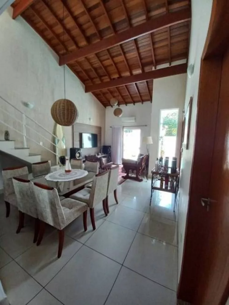 Casa à venda com 3 quartos, 160m² - Foto 2