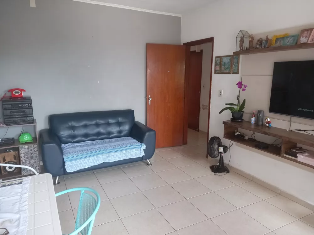 Casa à venda com 2 quartos, 236m² - Foto 2