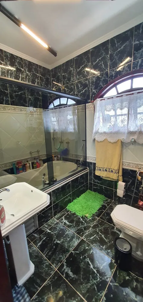Casa, 3 quartos, 243 m² - Foto 1