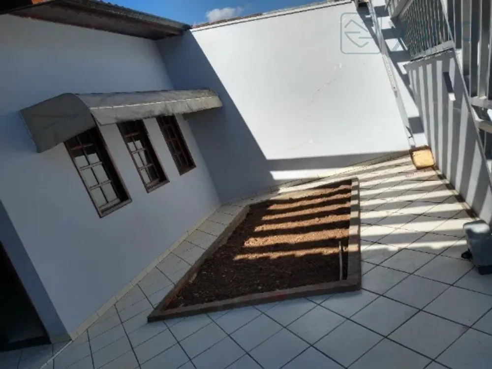 Casa, 3 quartos, 195 m² - Foto 1