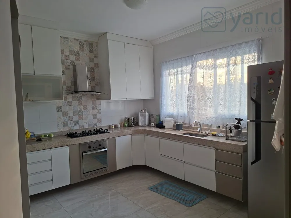 Casa, 3 quartos, 210 m² - Foto 2