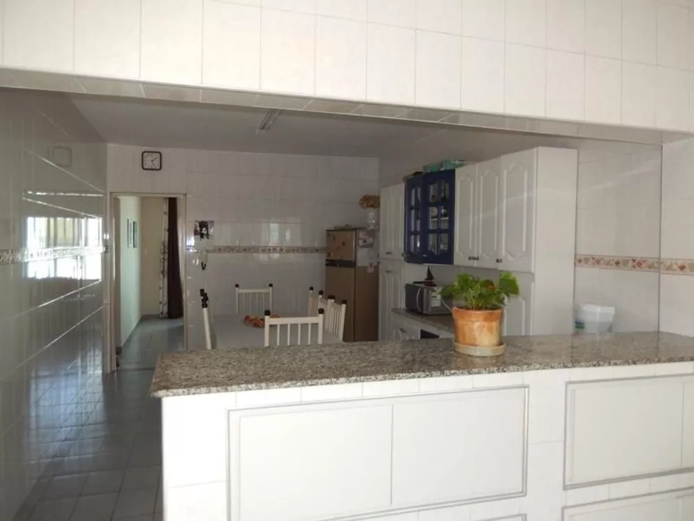 Casa à venda com 3 quartos, 190m² - Foto 1