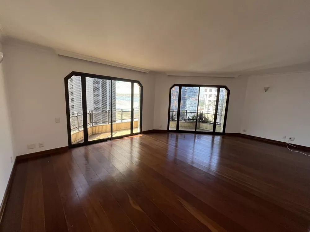 Apartamento para alugar com 3 quartos, 240m² - Foto 3