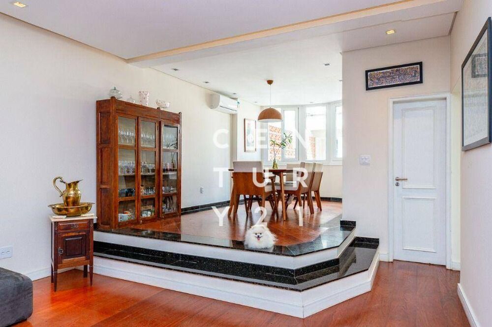 Sobrado, 4 quartos, 390 m² - Foto 1