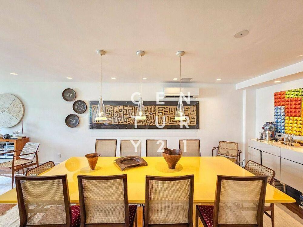 Apartamento à venda com 4 quartos, 226m² - Foto 2