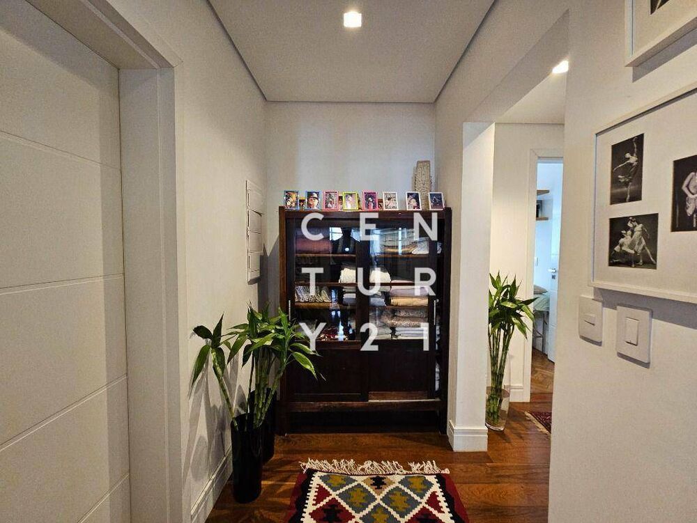 Apartamento à venda com 4 quartos, 226m² - Foto 6