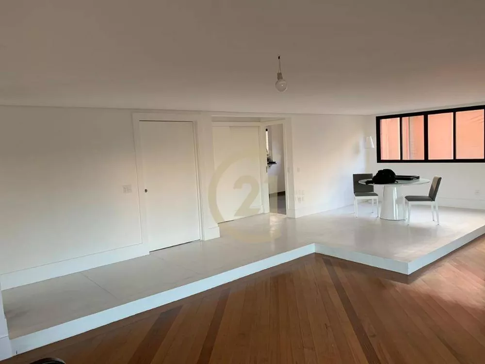 Apartamento à venda e aluguel com 4 quartos, 212m² - Foto 2