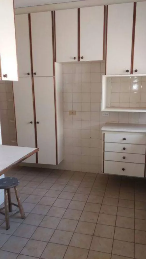 Apartamento para alugar com 3 quartos, 109m² - Foto 3