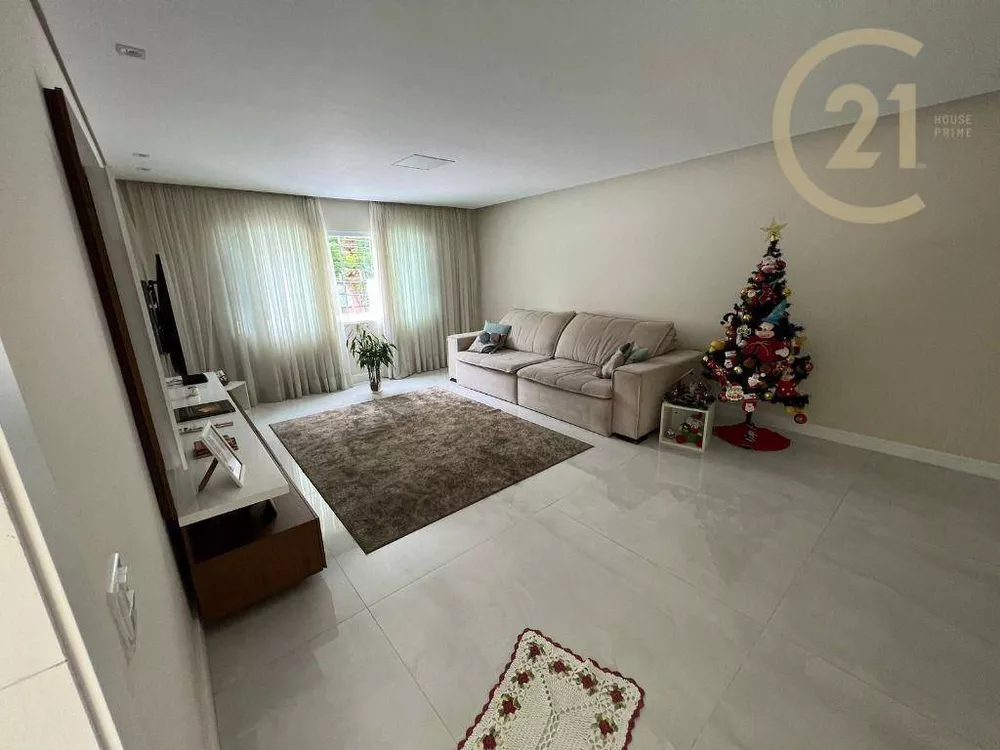 Casa à venda com 3 quartos, 180m² - Foto 2