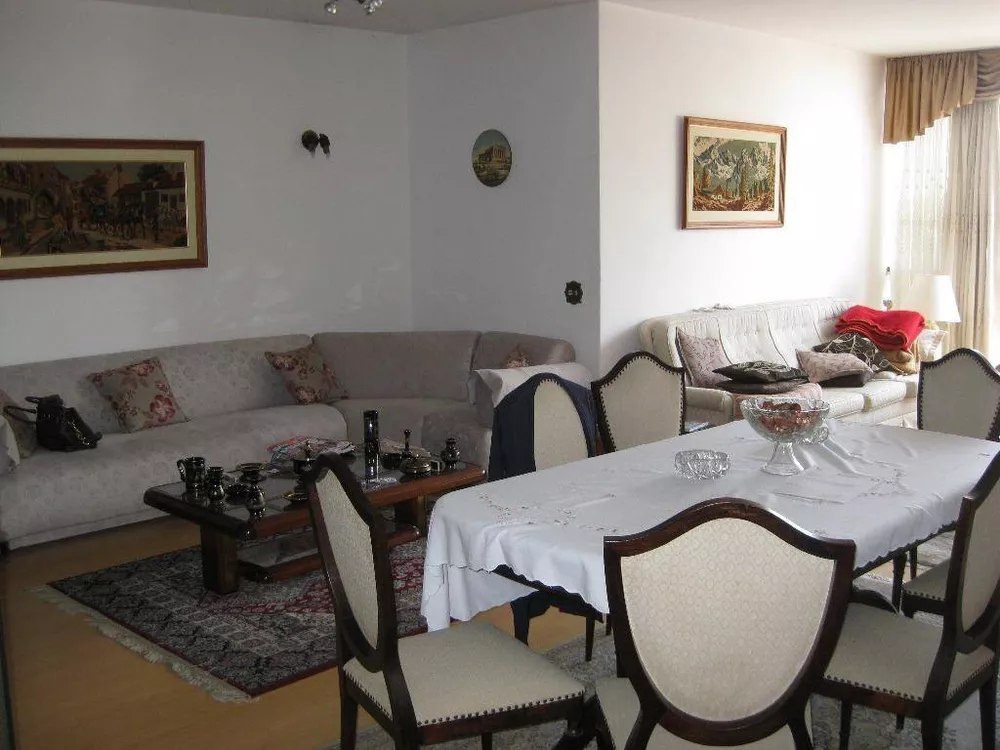 Apartamento à venda com 3 quartos, 193m² - Foto 3