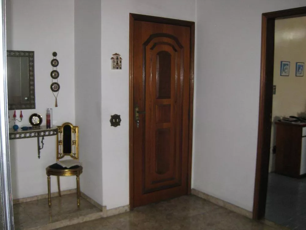 Apartamento à venda com 3 quartos, 193m² - Foto 4