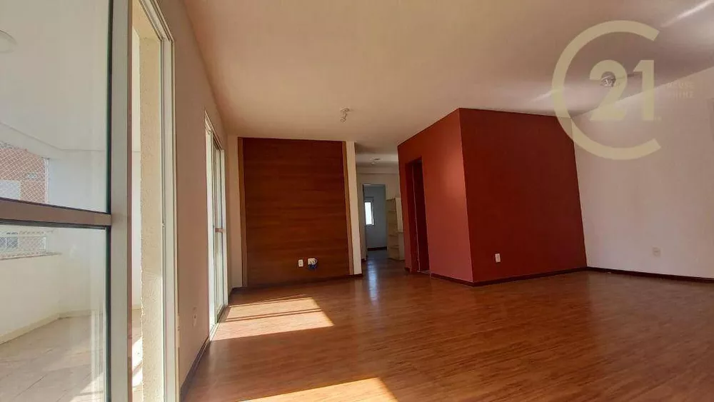 Apartamento à venda com 3 quartos, 105m² - Foto 2