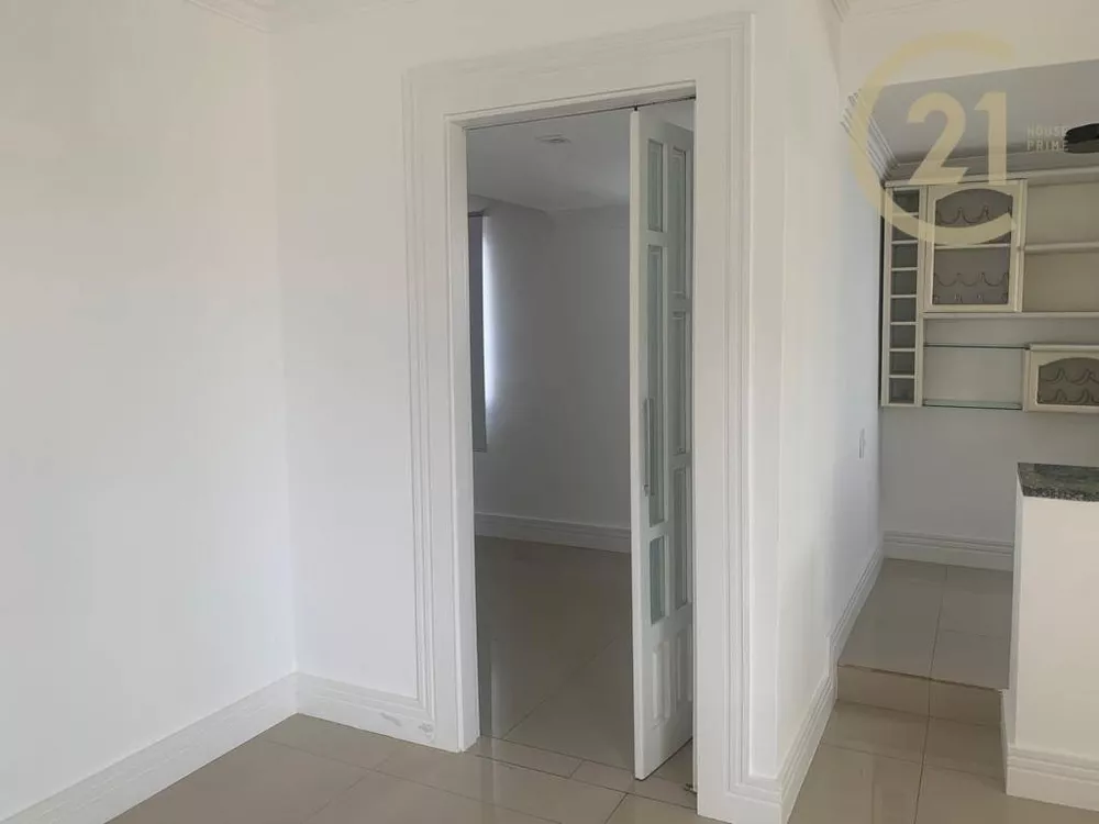 Apartamento à venda com 4 quartos, 198m² - Foto 4