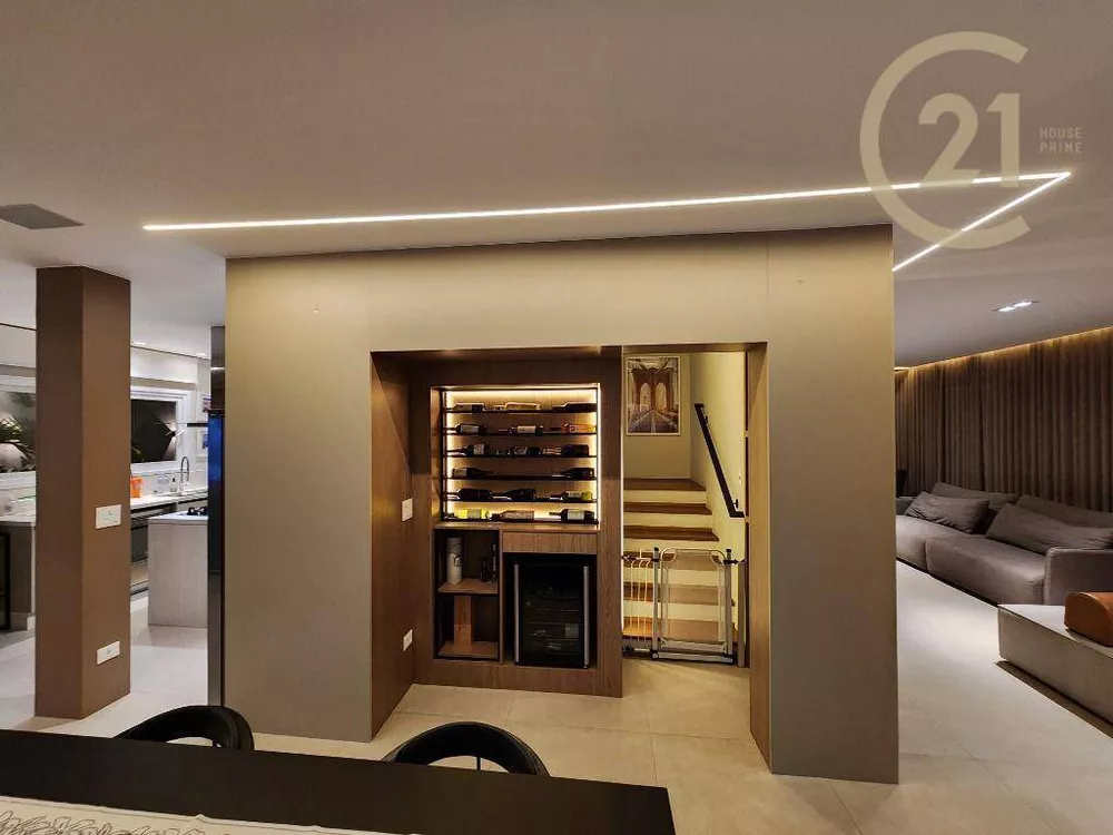 Casa à venda com 4 quartos, 247m² - Foto 2