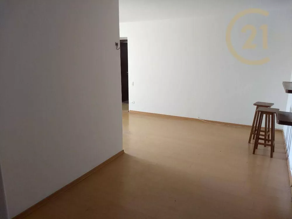 Apartamento à venda com 2 quartos, 68m² - Foto 2