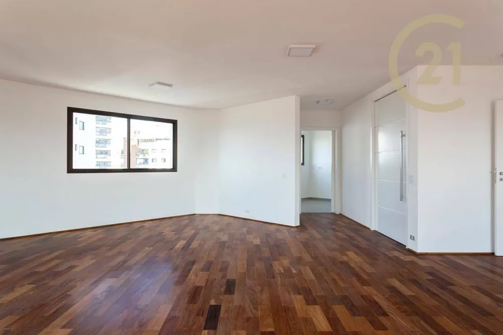 Apartamento, 3 quartos, 220 m² - Foto 1