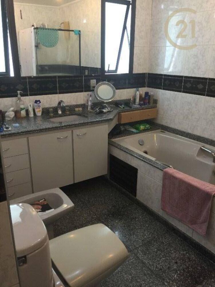 Apartamento, 3 quartos, 226 m² - Foto 2
