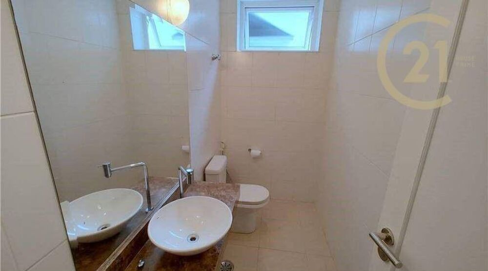 Casa para alugar com 3 quartos, 370m² - Foto 2