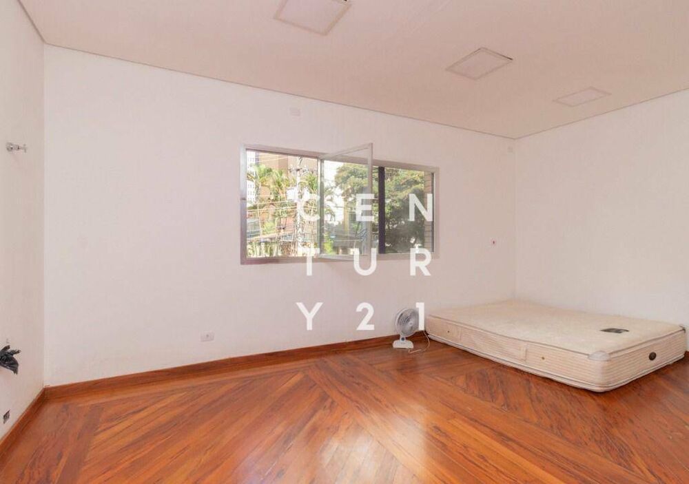 Casa à venda com 3 quartos, 264m² - Foto 1