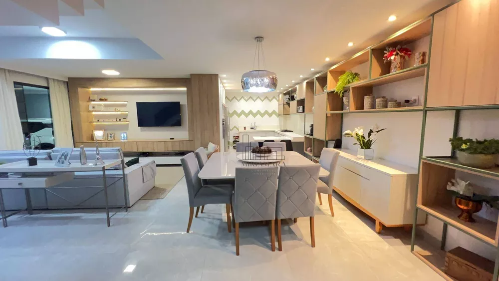 Casa, 3 quartos, 203 m² - Foto 1