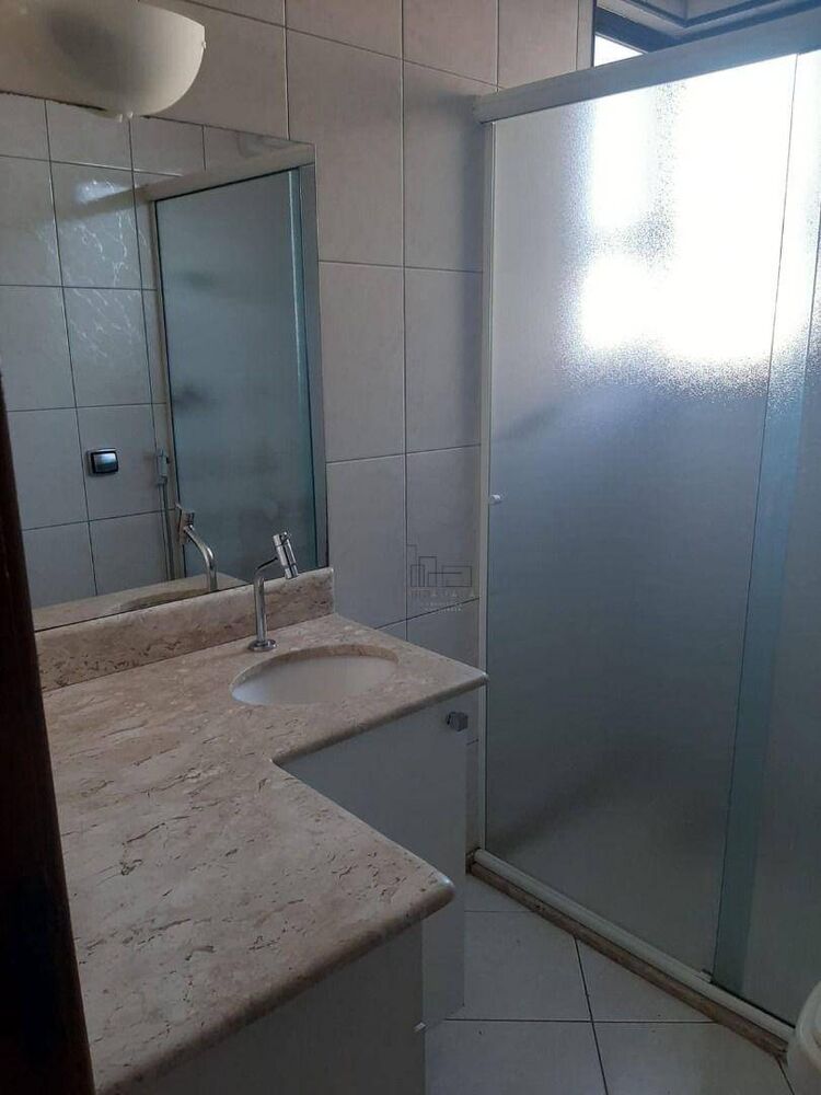 Apartamento à venda com 3 quartos, 181m² - Foto 3