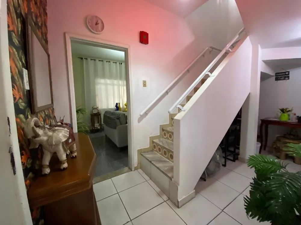 Casa, 4 quartos, 222 m² - Foto 2