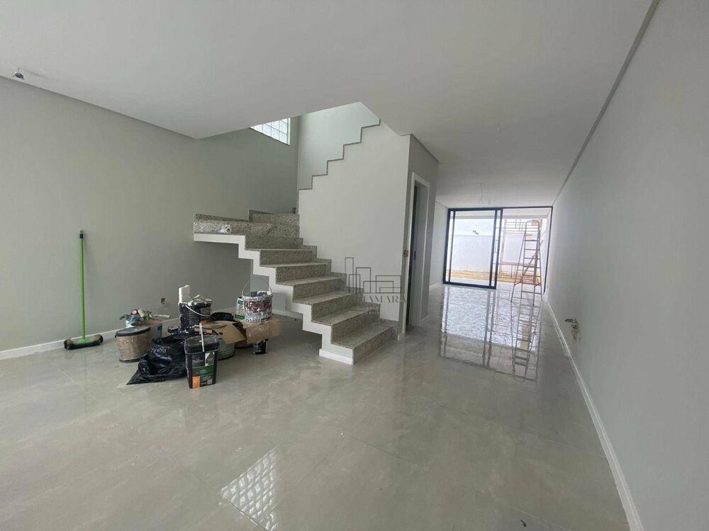 Casa à venda com 3 quartos, 175m² - Foto 2