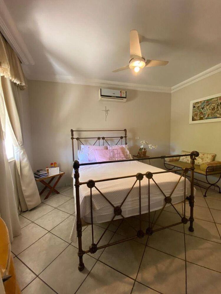 Casa à venda com 3 quartos, 264m² - Foto 2