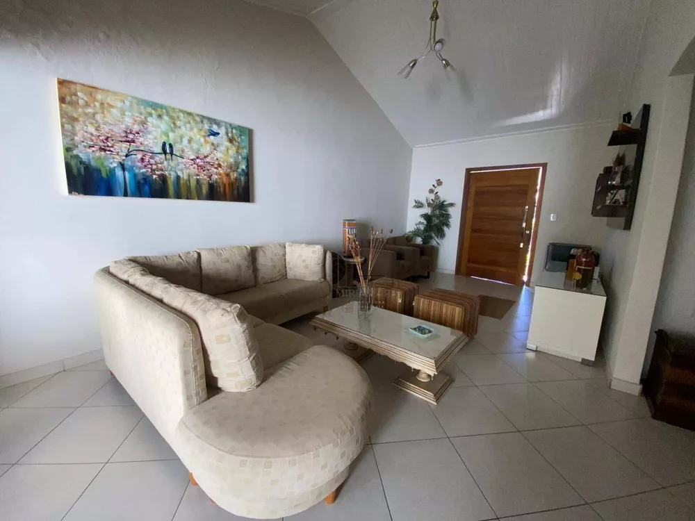 Casa, 3 quartos, 264 m² - Foto 1