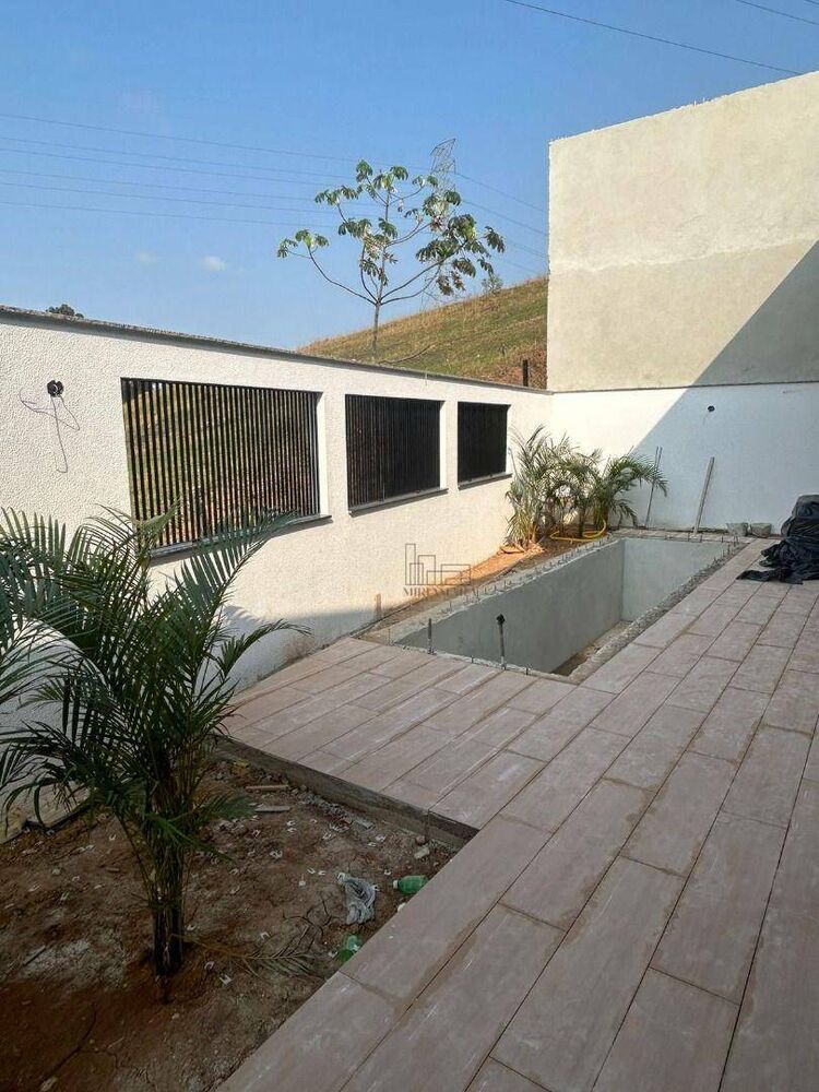 Casa à venda com 3 quartos, 225m² - Foto 12