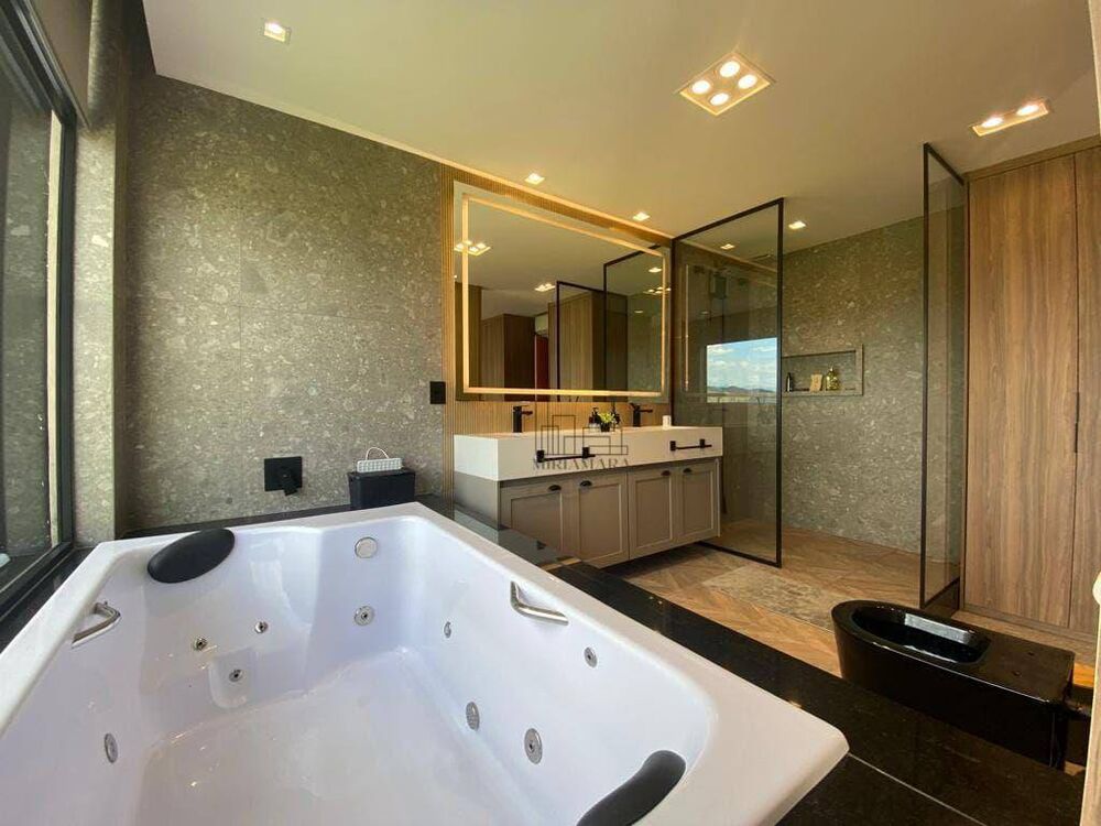 Casa, 3 quartos, 212 m² - Foto 1