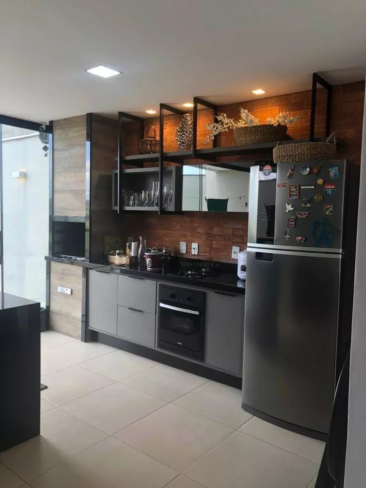 Casa, 3 quartos, 212 m² - Foto 2