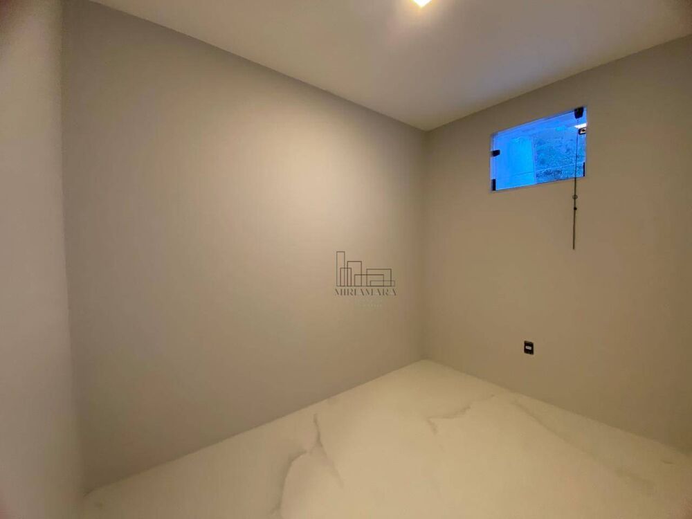Casa à venda com 3 quartos, 220m² - Foto 7