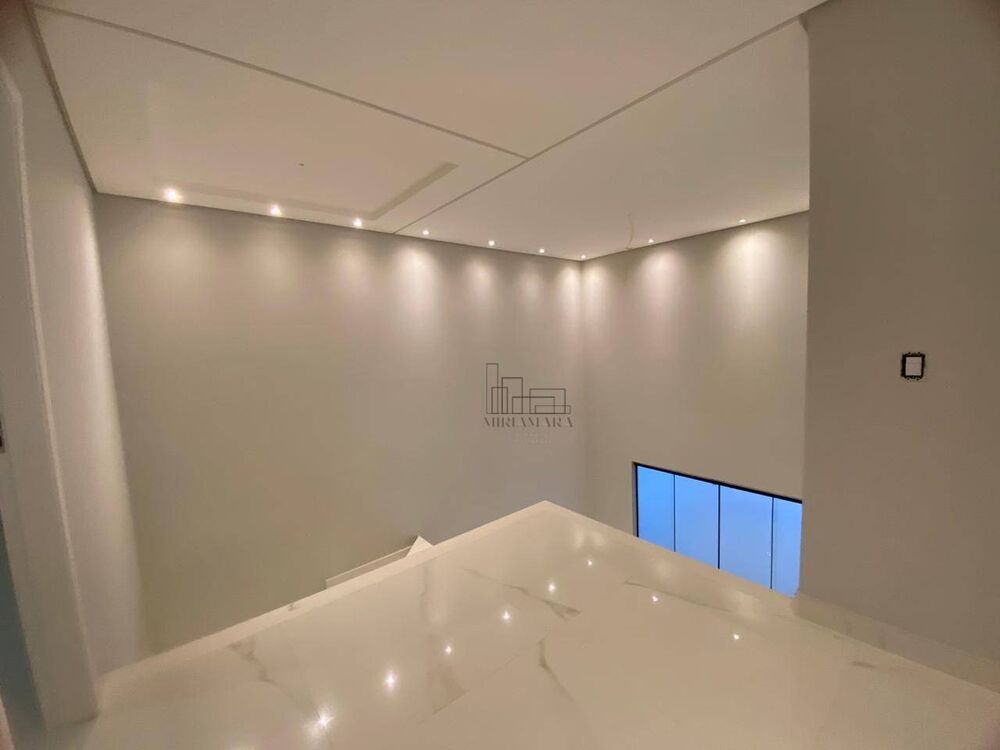 Casa à venda com 3 quartos, 220m² - Foto 12