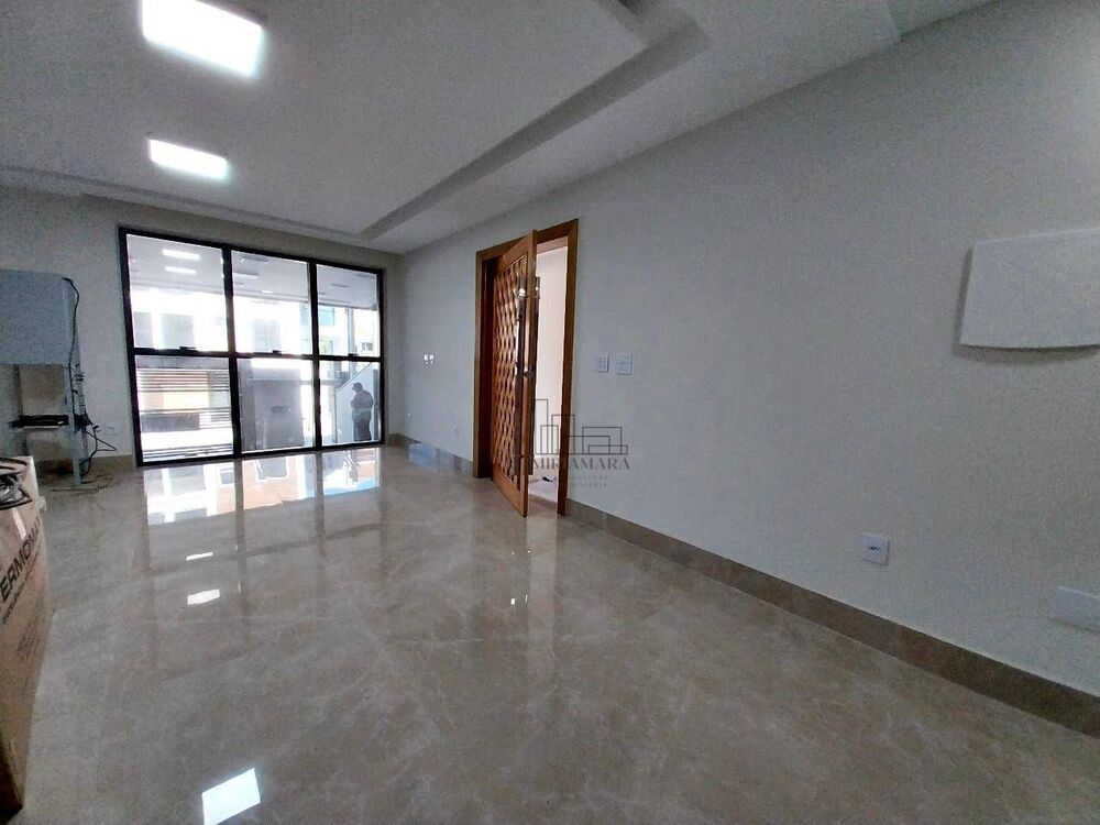 Casa à venda com 3 quartos, 307m² - Foto 2