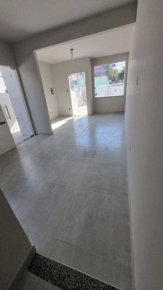 Casa à venda com 2 quartos, 58m² - Foto 4