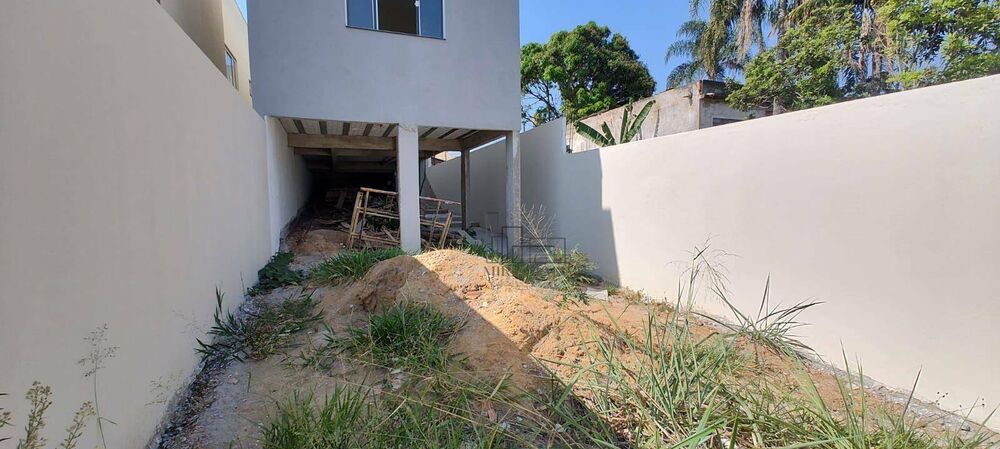 Casa à venda com 2 quartos, 64m² - Foto 11