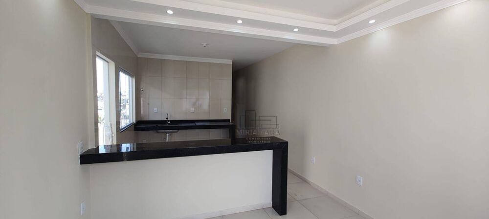 Casa à venda com 2 quartos, 64m² - Foto 2