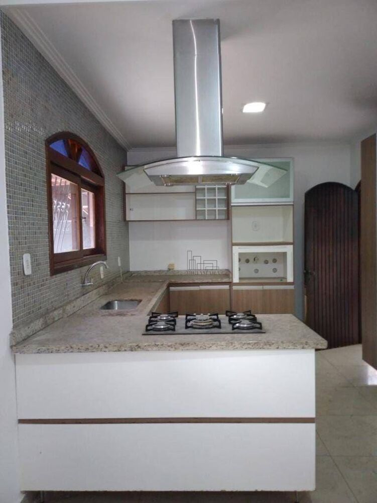Casa à venda com 4 quartos, 310M2 - Foto 2